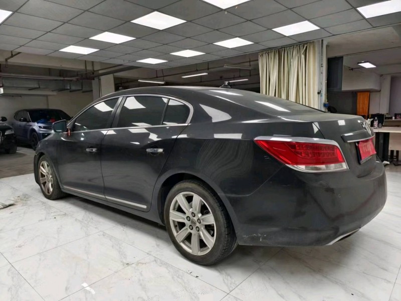 成都11年别克君越9