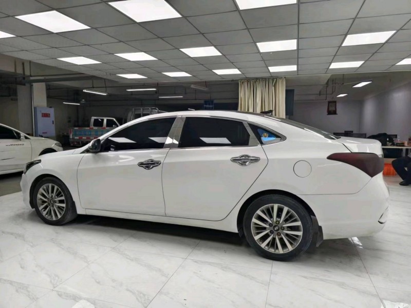 成都17年现代名图7