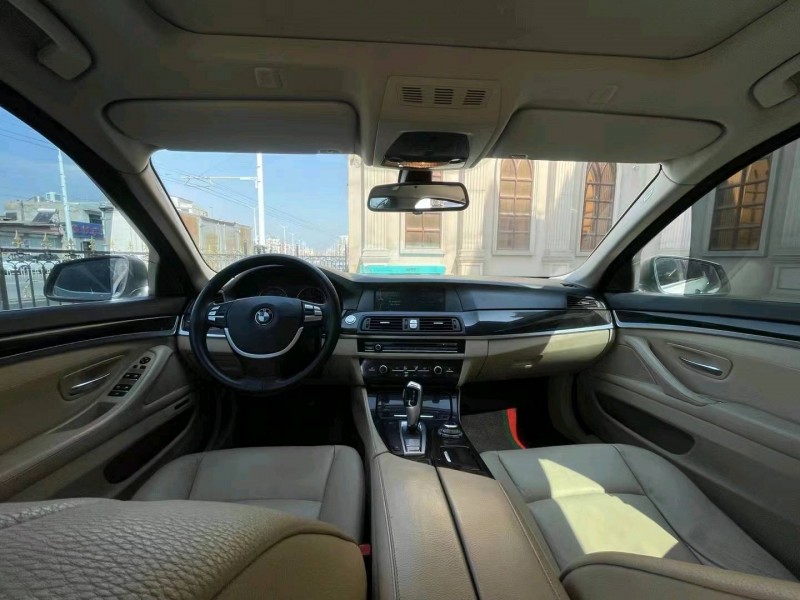 保定12年宝马5系7