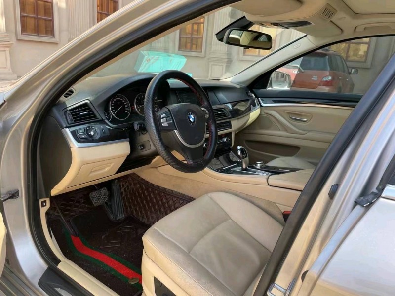 保定12年宝马5系8