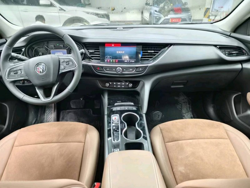 成都23年别克君威5