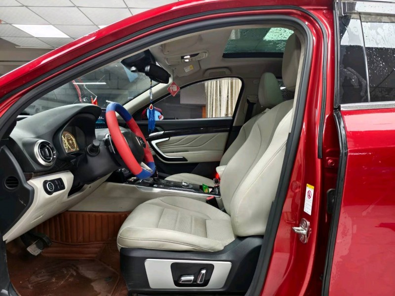 成都17年长城汽车WEY VV74