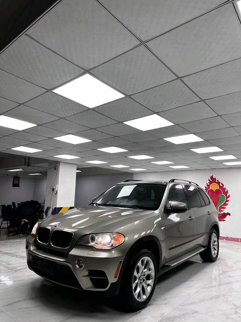 成都12年宝马X53