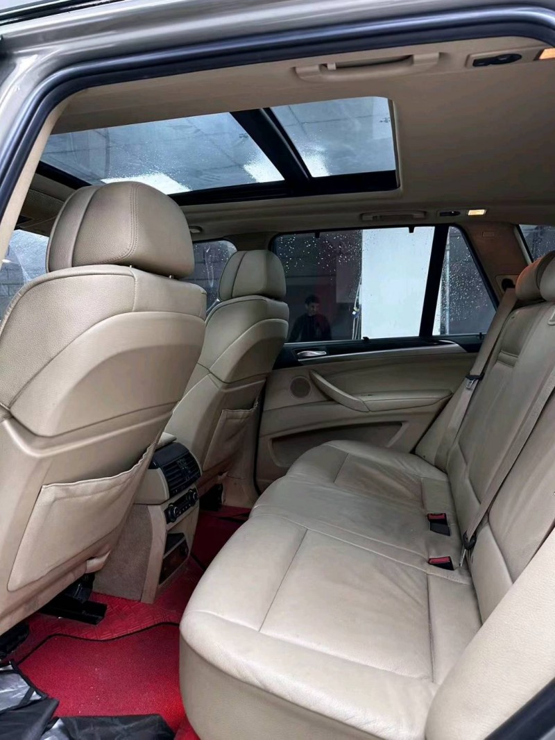 成都12年宝马X55