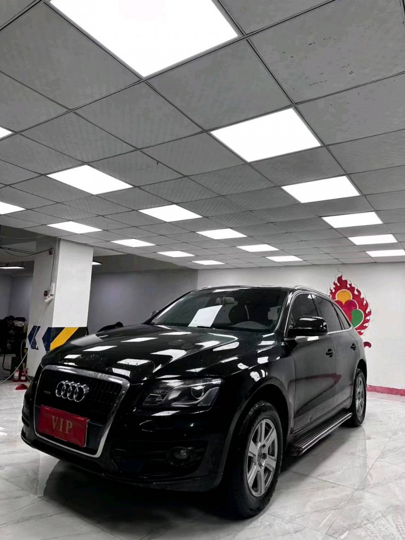 成都12年奥迪Q53