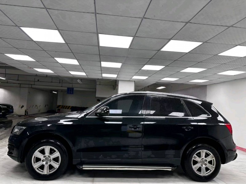 成都12年奥迪Q58