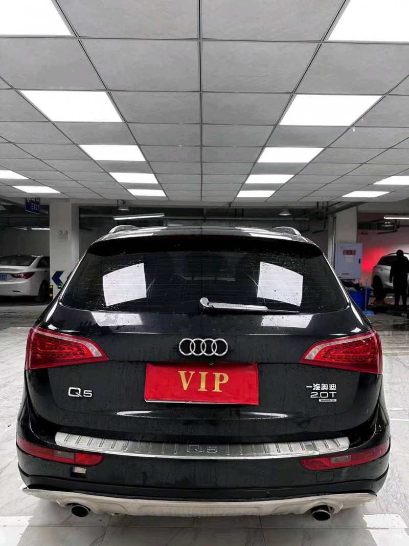 成都12年奥迪Q59