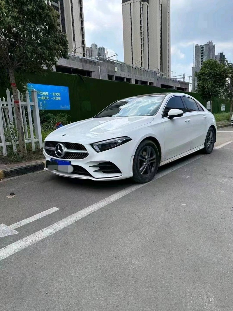 东营21年奔驰A2