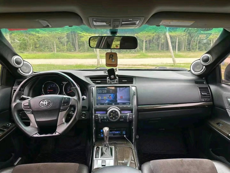 佛山14年丰田锐志8