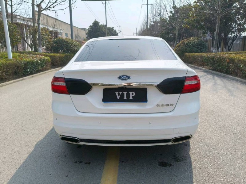 徐州17年福特金牛座9