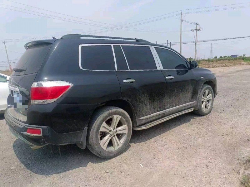 保定14年丰田汉兰达5