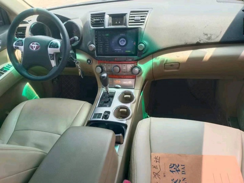 保定14年丰田汉兰达6