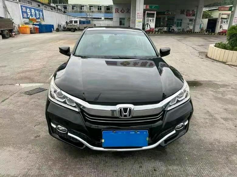 佛山16年本田雅阁1