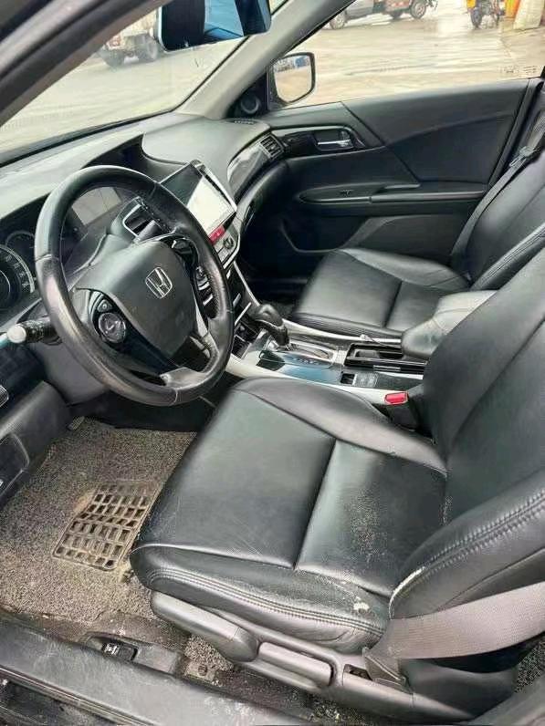 佛山16年本田雅阁3