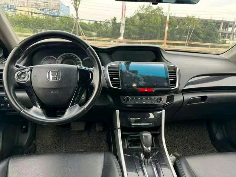 佛山16年本田雅阁5