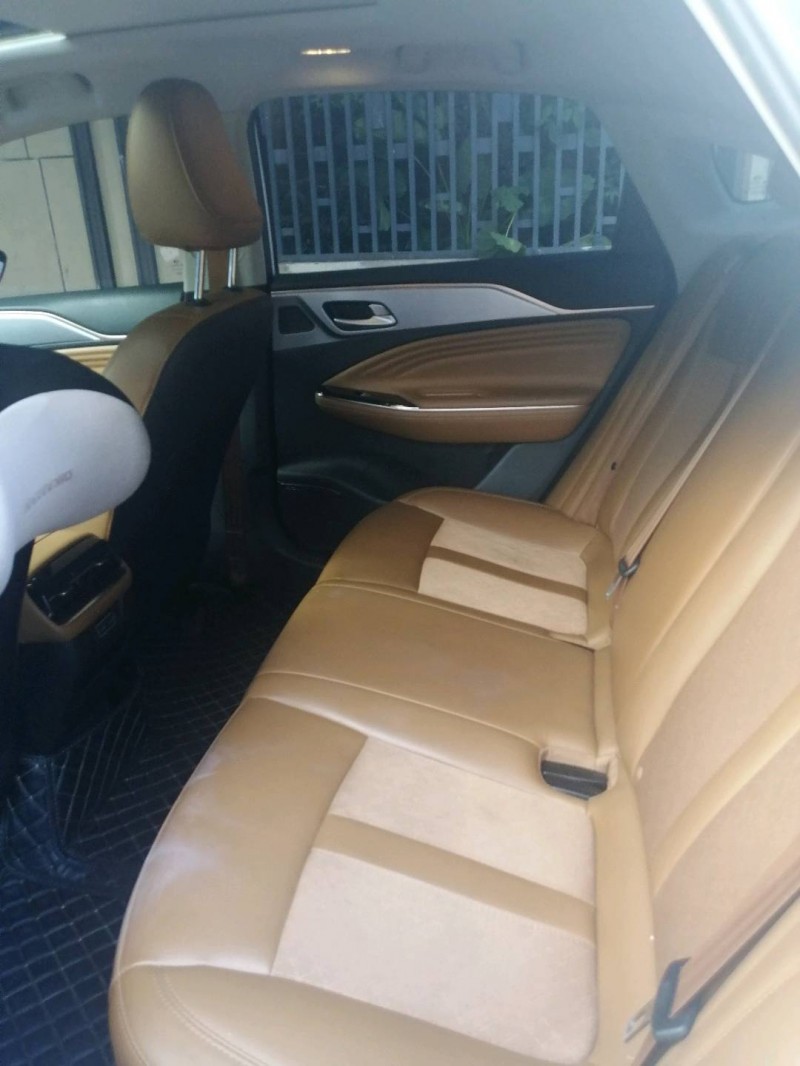 成都23年传祺埃安S5808