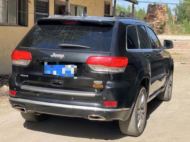 菏泽17年Jeep大切诺基8