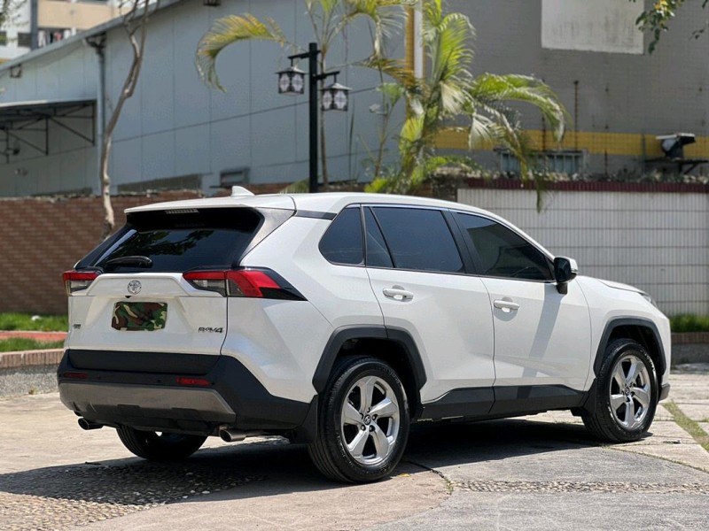 东莞21年丰田RAV4荣放8