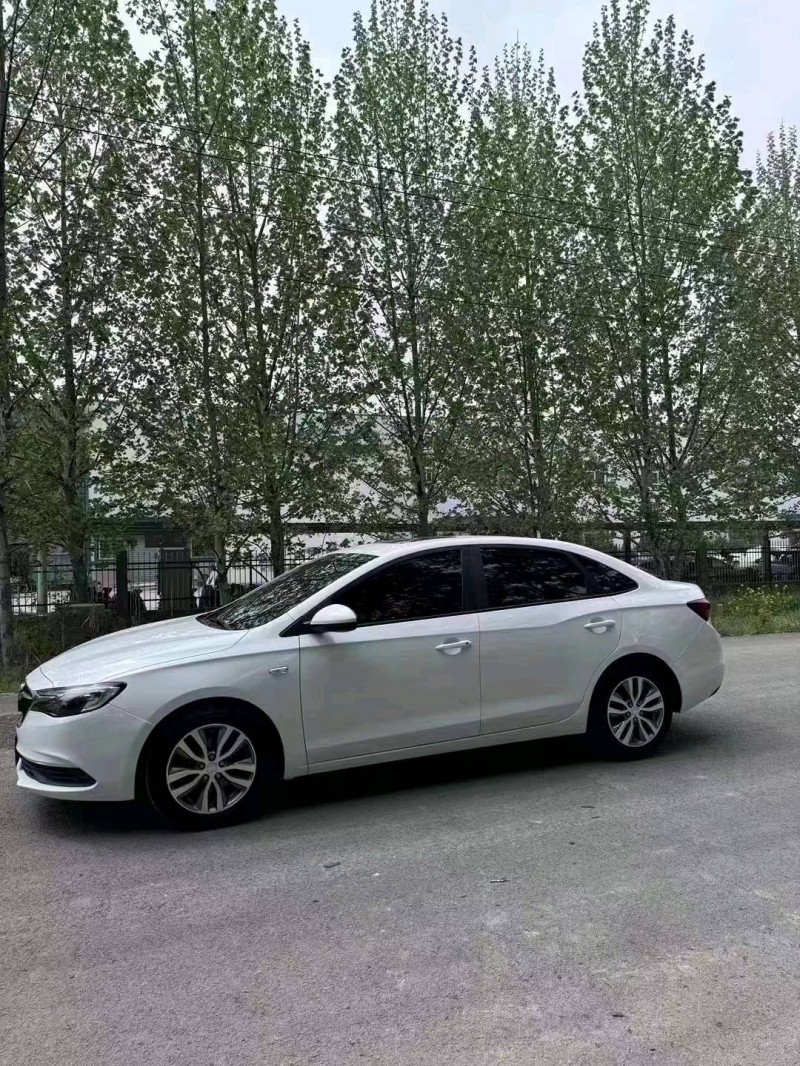 菏泽20年别克英朗GT3