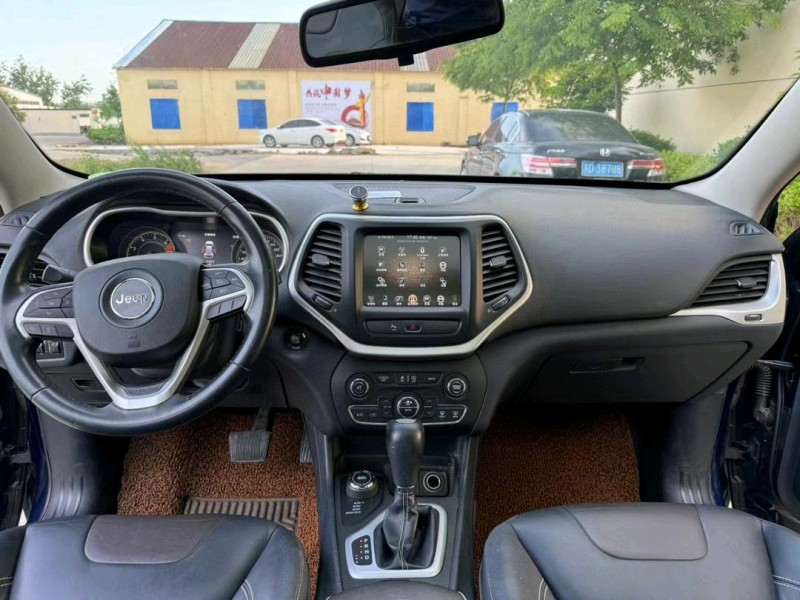 广州16年Jeep自由光6