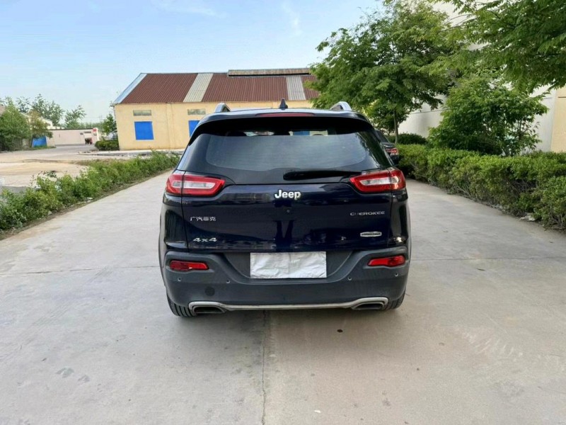 广州16年Jeep自由光9