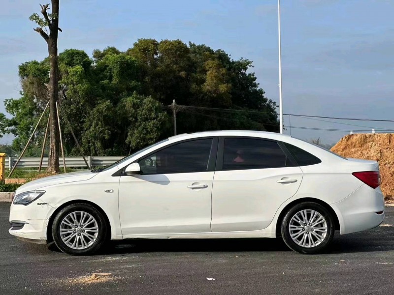 汕头16年别克英朗2