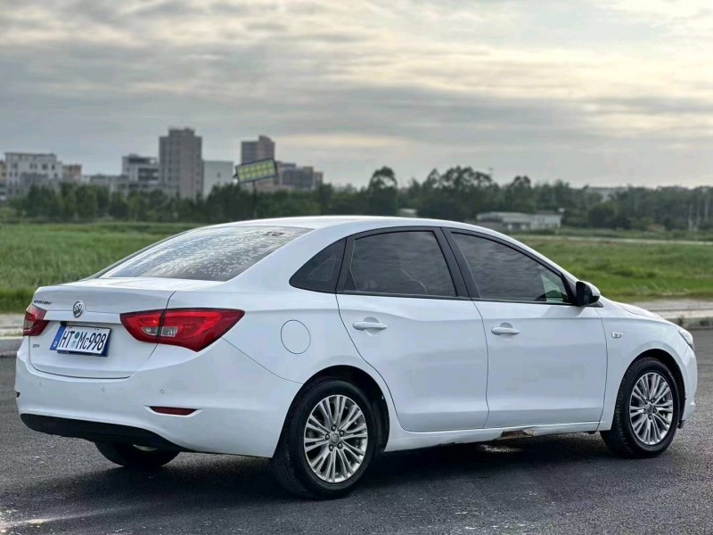 汕头16年别克英朗8