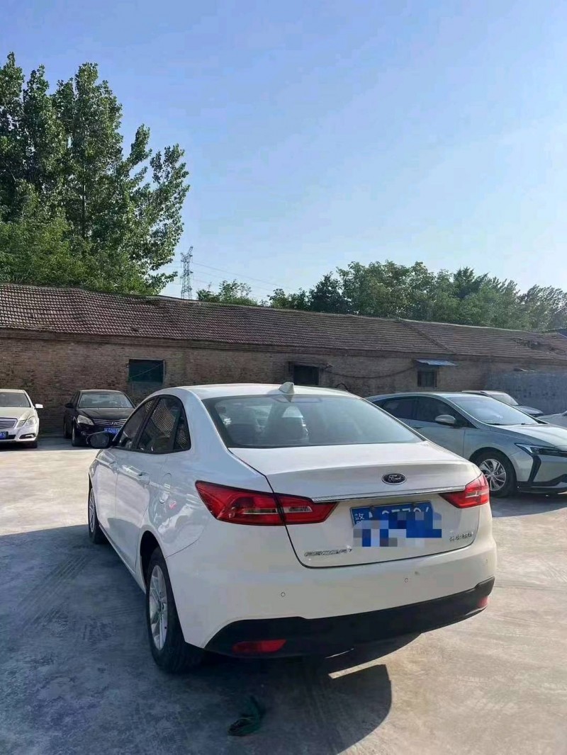 菏泽20年福特福睿斯3