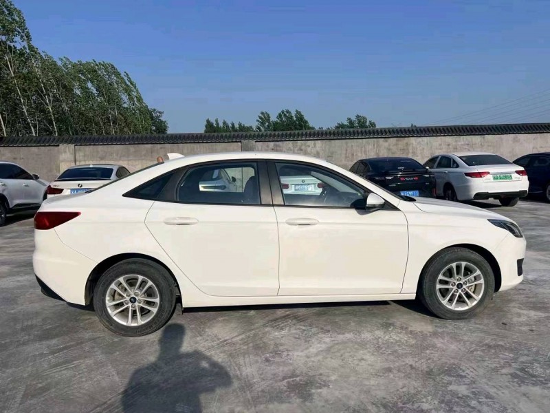 菏泽20年福特福睿斯5