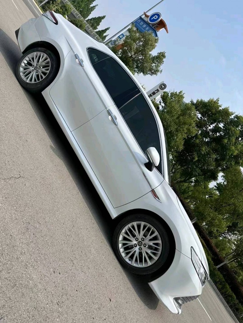 成都19年丰田凯美瑞3