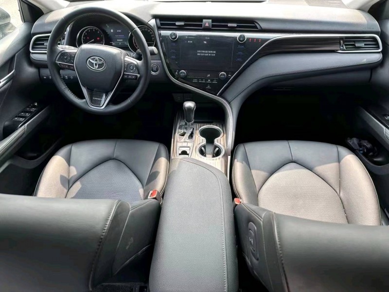 成都19年丰田凯美瑞6