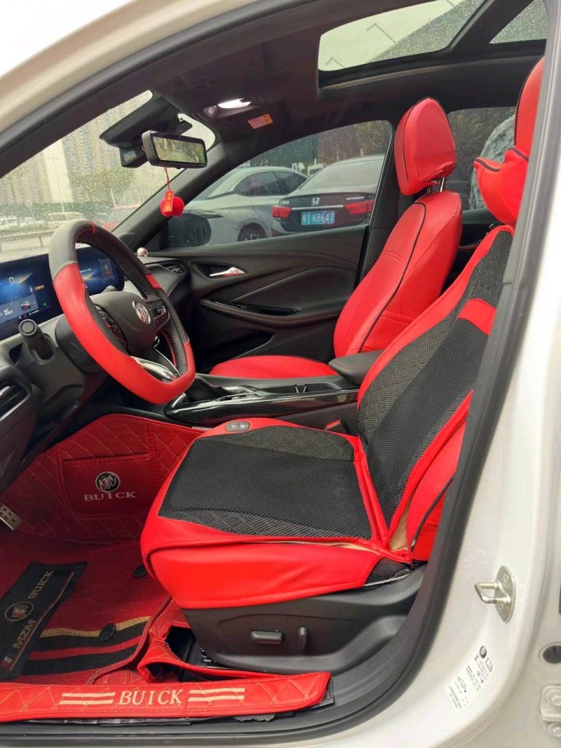 佛山22年别克威朗8