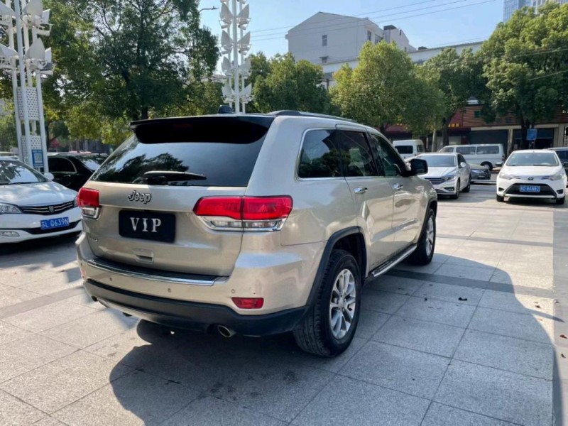 常州16年Jeep大切諾基8