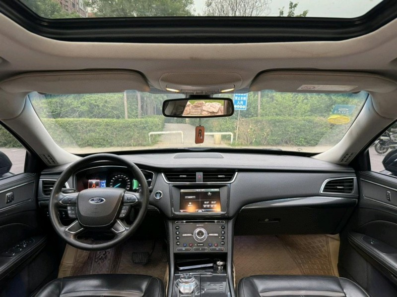 邢台16年福特金牛座8