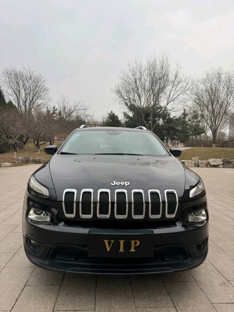 邢台17年Jeep自由光1