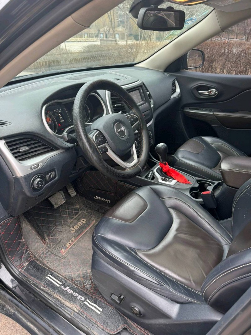 邢台17年Jeep自由光5