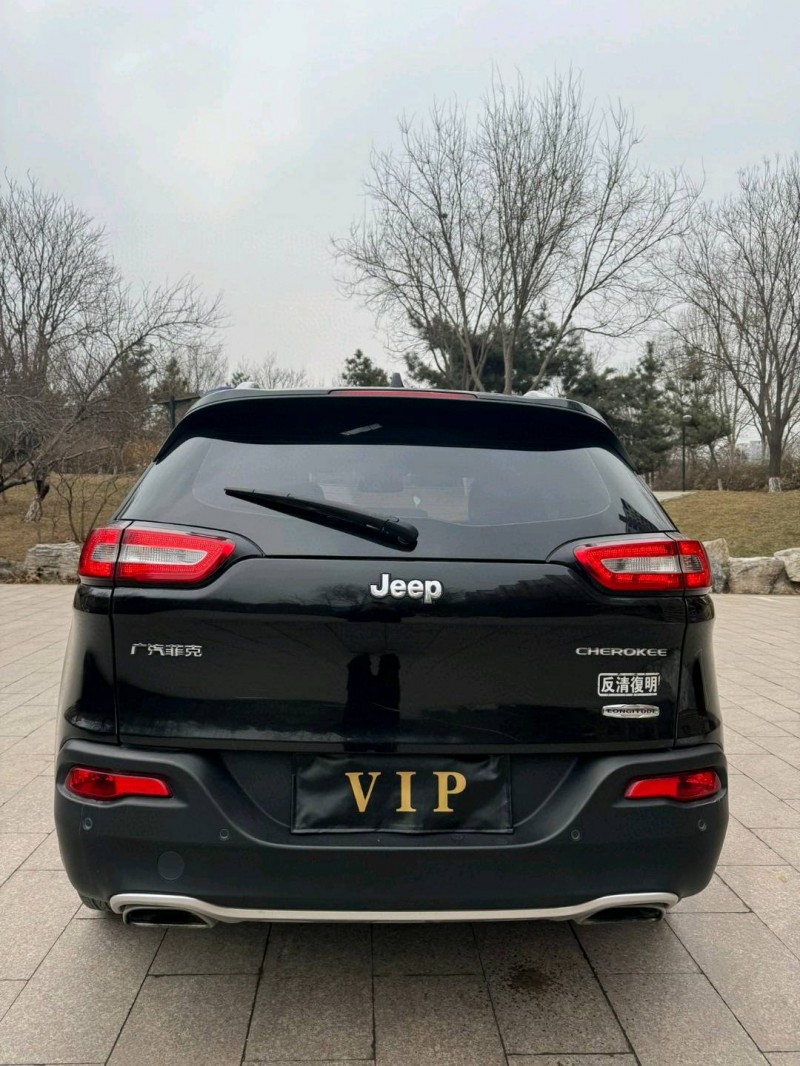 邢台17年Jeep自由光8