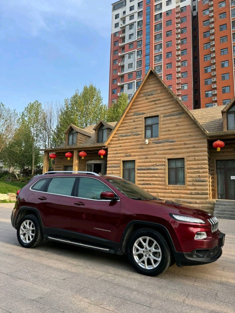 邢台16年Jeep自由光3