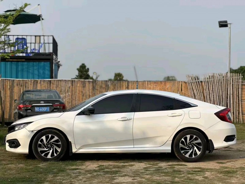 汕头18年本田思域3