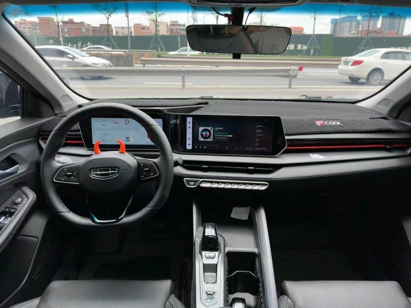 佛山23年吉利帝豪9