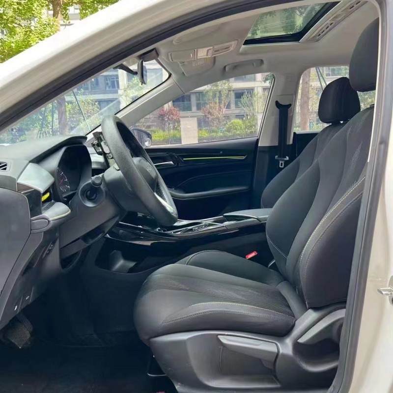 成都22年荣威i54