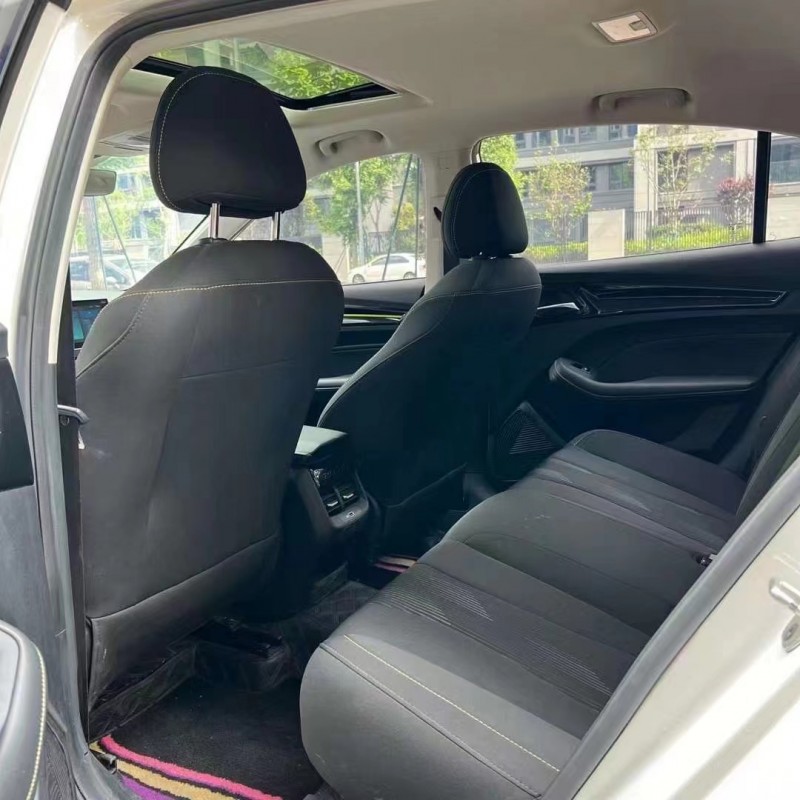 成都22年荣威i57