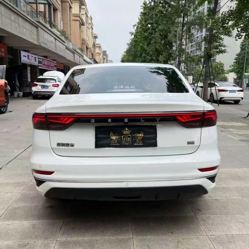 成都21年吉利帝豪9