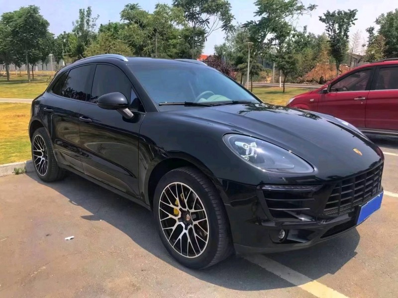 东营15年保时捷Macan1