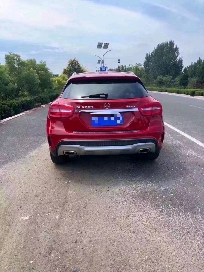 东营15年奔驰GLA3