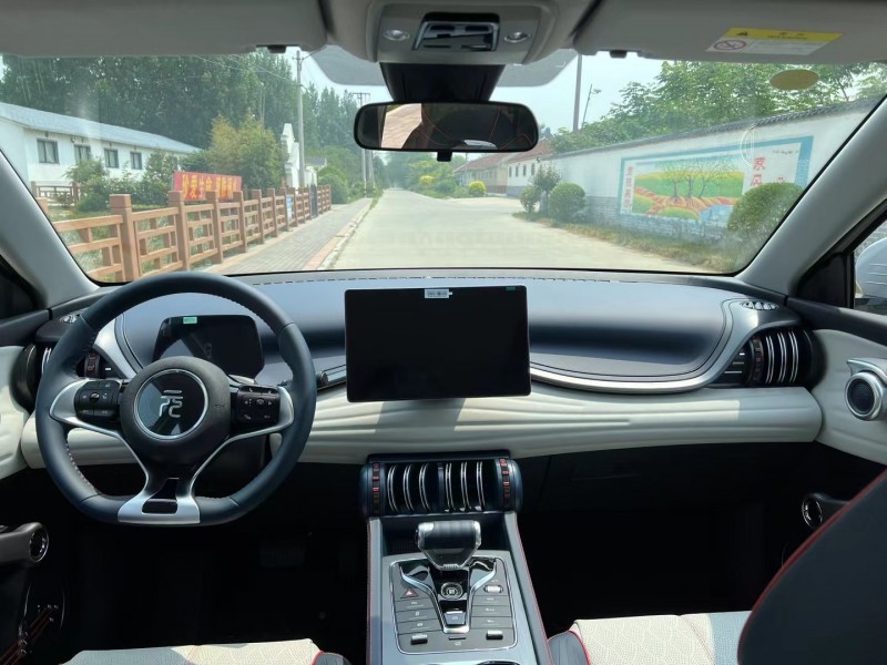 青岛23年比亚迪元8