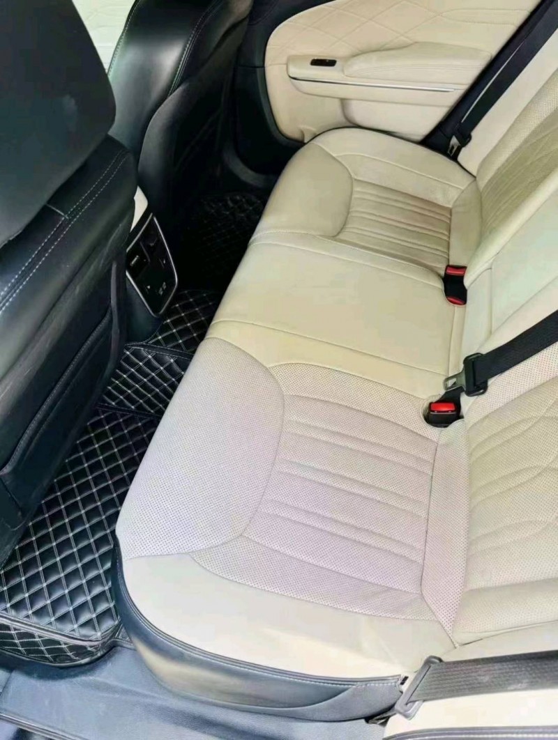 枣庄17年克莱斯勒300C5
