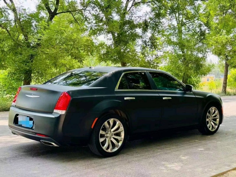 枣庄17年克莱斯勒300C7