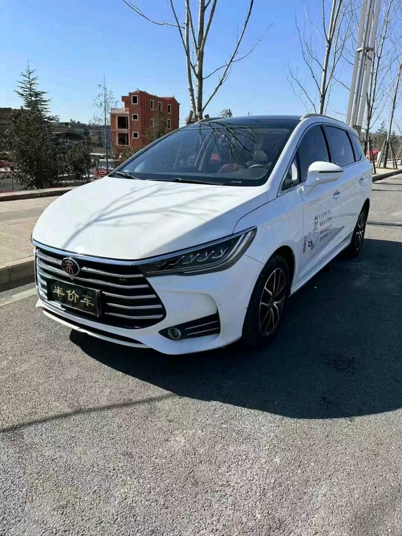 东营18年比亚迪宋MAX3