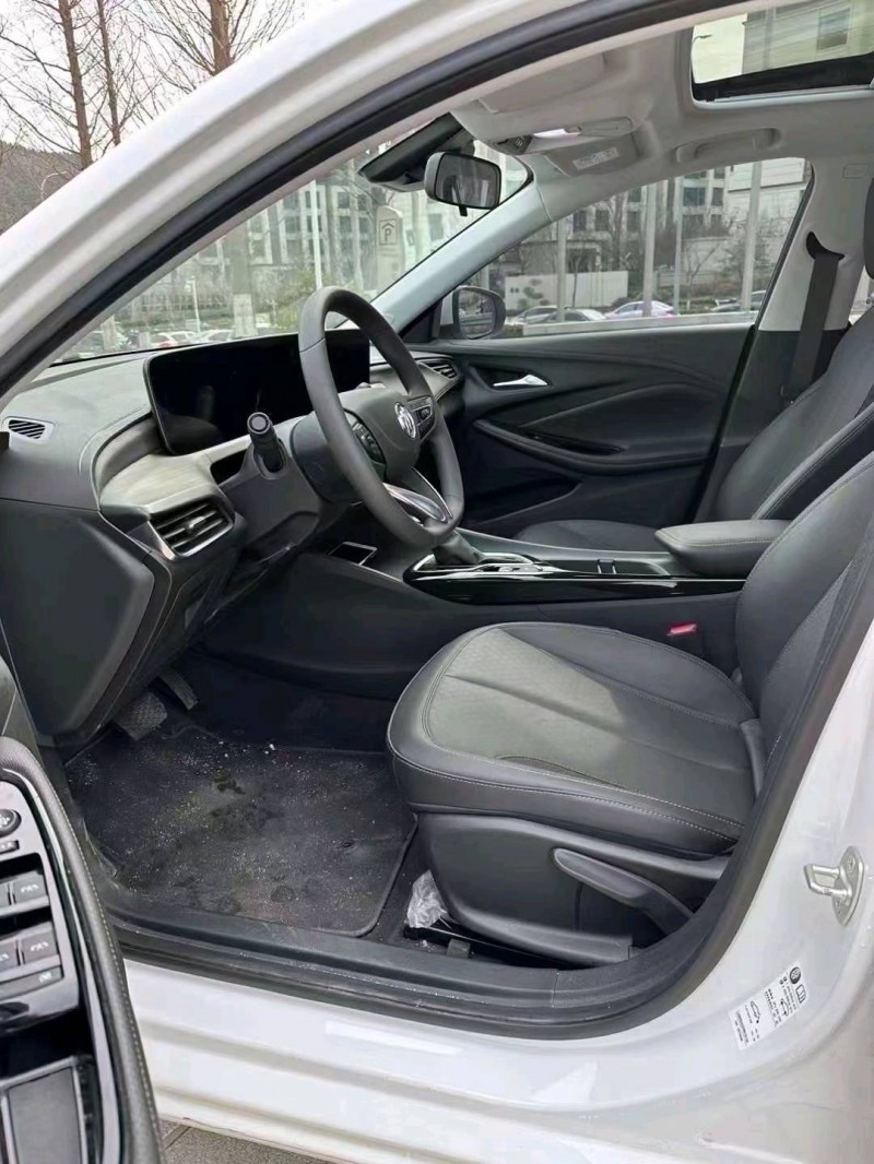 东营23年别克威朗5